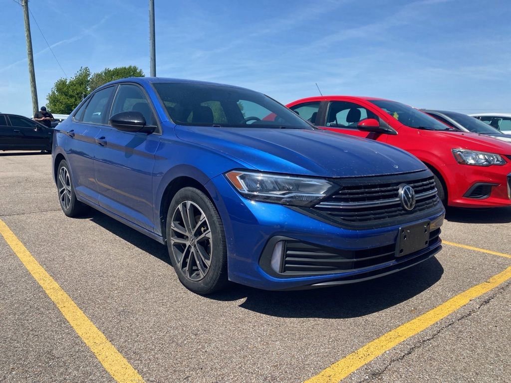Used 2022 Volkswagen Jetta Sport FWD image 3
