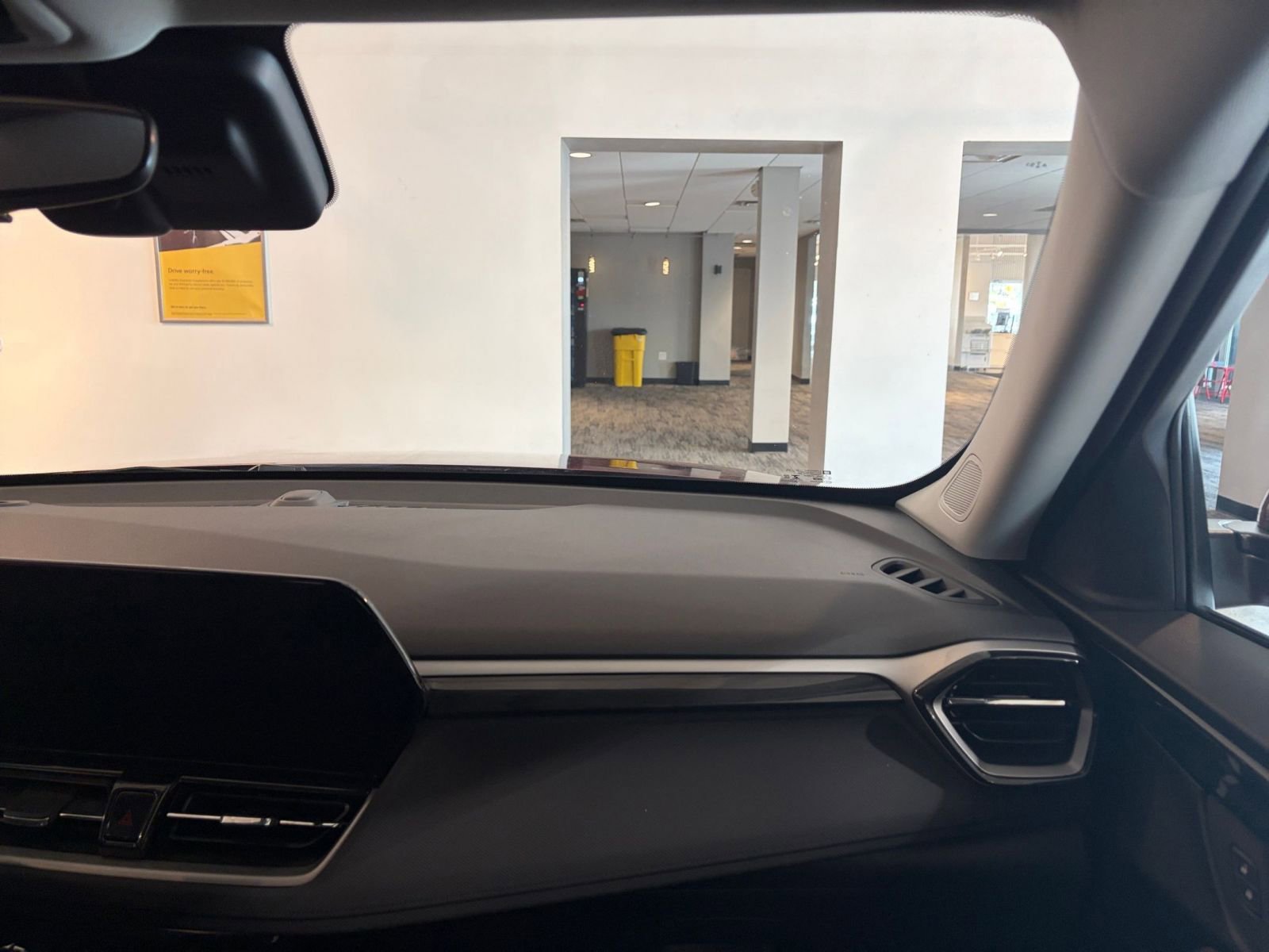 Used 2025 Chevrolet TrailBlazer LT image 33