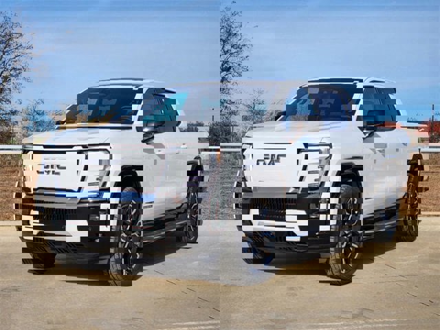 New 2025 GMC Sierra EV Denali image 3