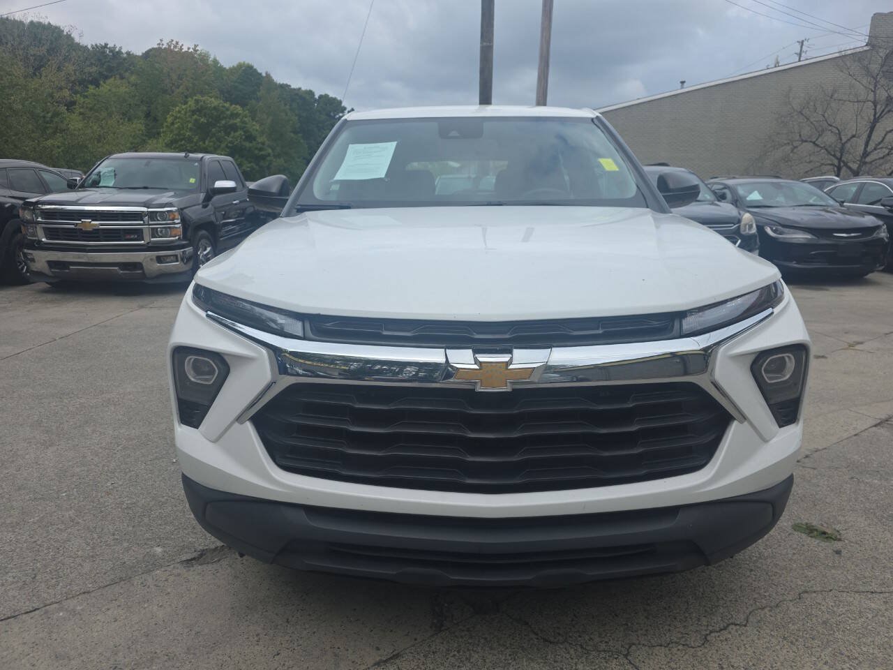 Used 2024 Chevrolet TrailBlazer LS FWD image 3