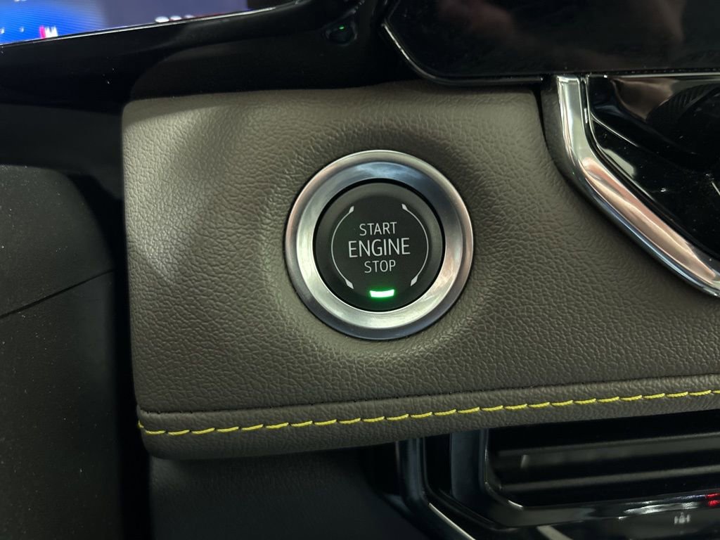 Used 2024 Chevrolet Colorado ZR2 w/ ZR2 Convenience Package III image 18