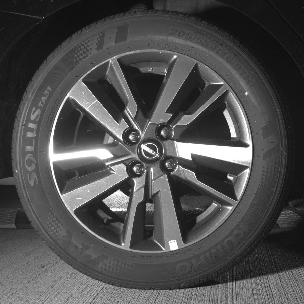 Used 2025 Nissan Versa SV image 15