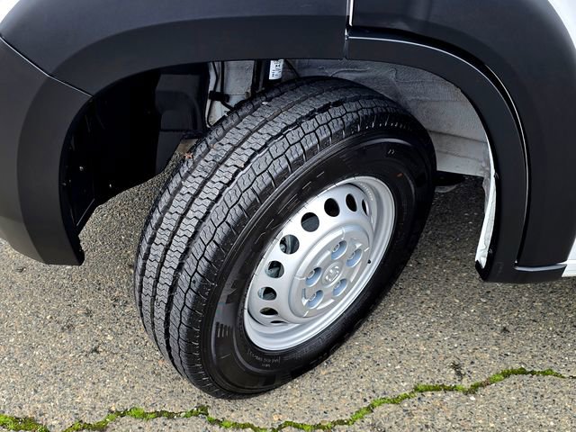 Used 2025 RAM ProMaster 2500 w/ Convenience Group image 25