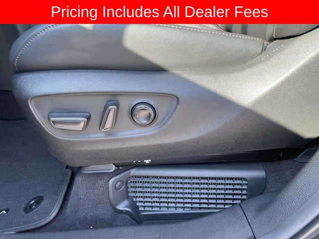 Used 2025 Toyota Sienna Platinum AWD/4WD image 24