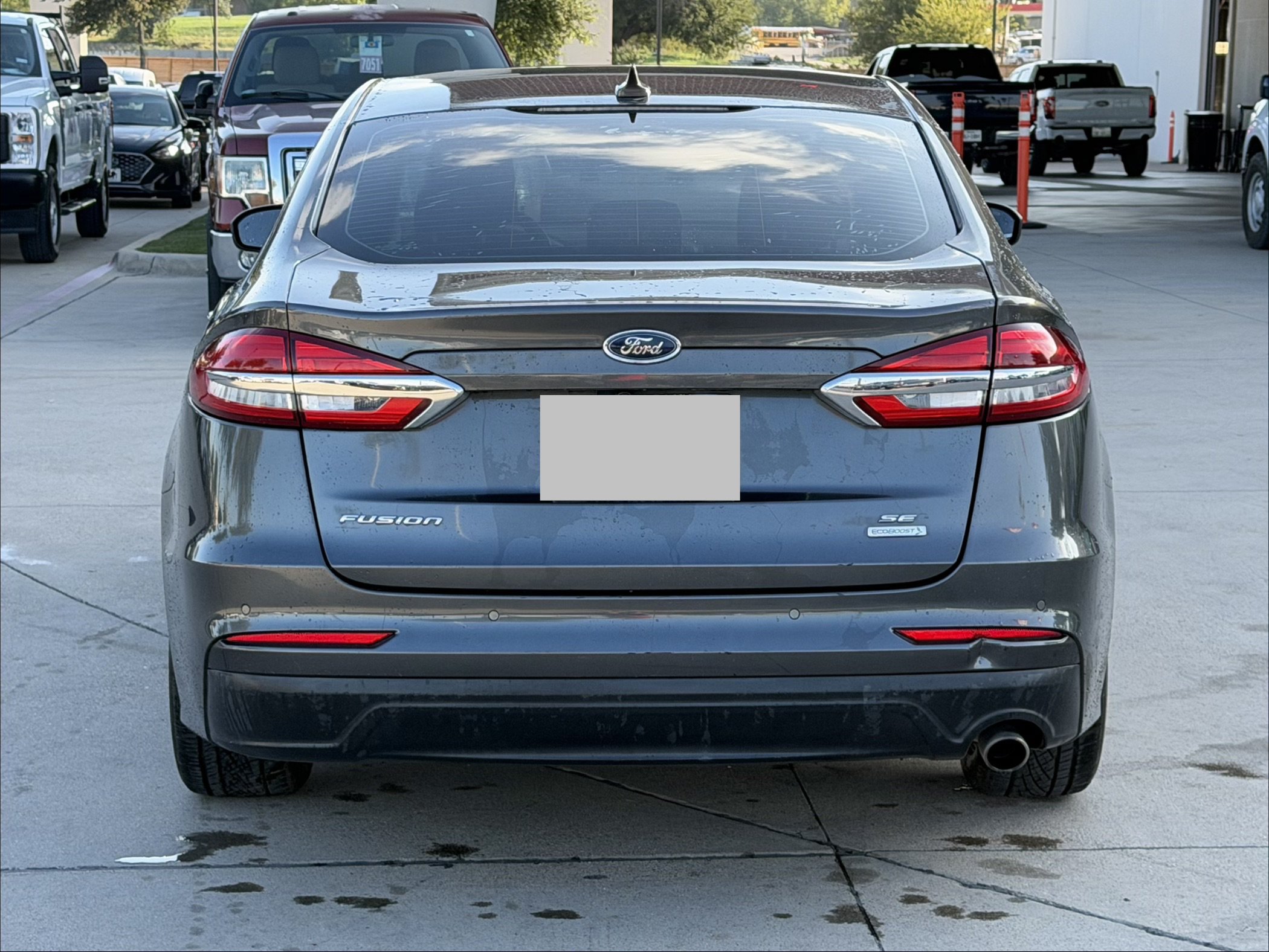 Used 2020 Ford Fusion SE FWD image 5