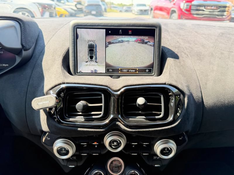 Used 2019 Aston Martin V8 Vantage Coupe RWD image 18