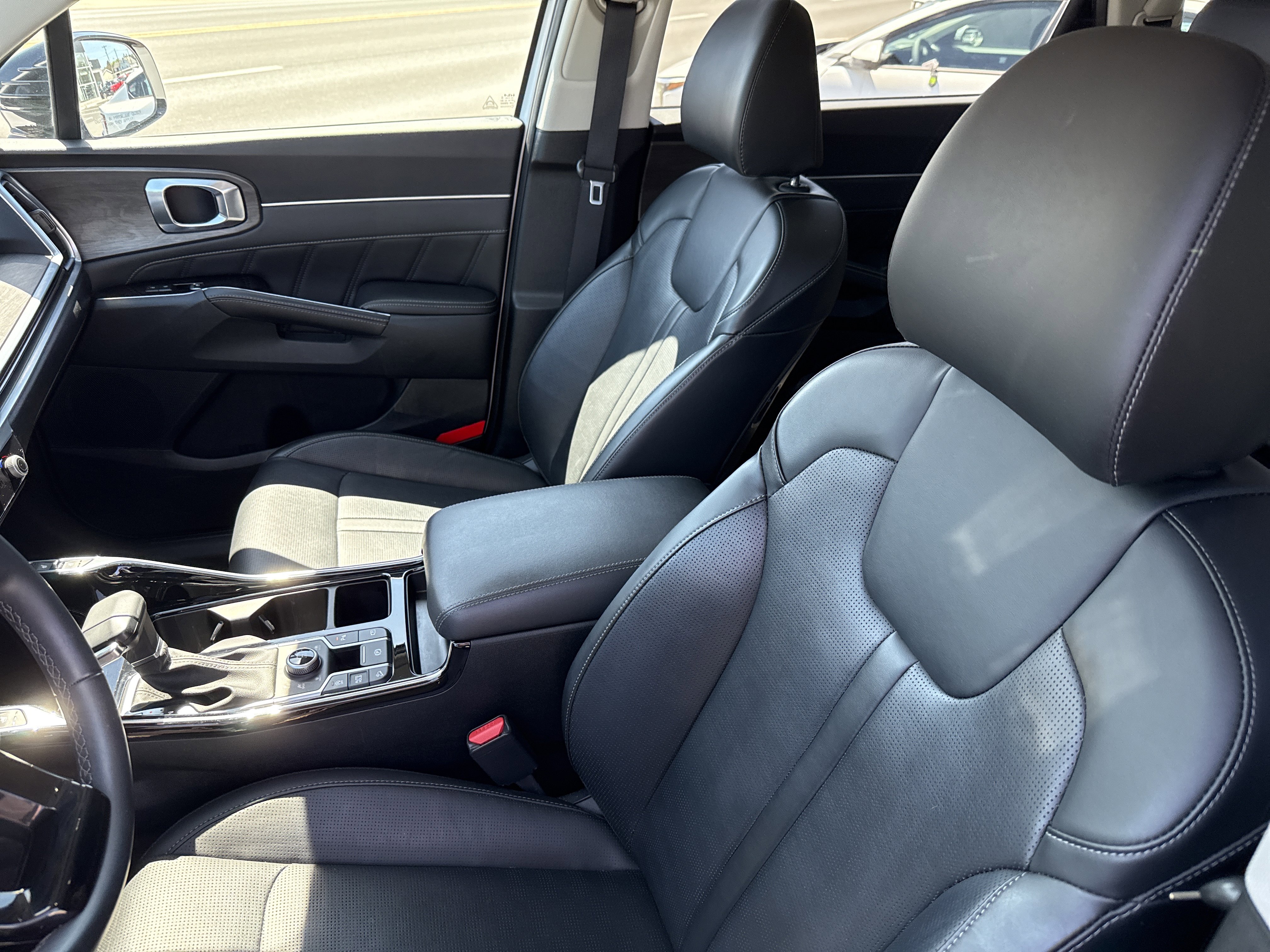 Certified 2024 Kia Sorento SX AWD/4WD image 12