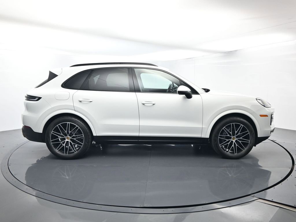 Certified 2024 Porsche Cayenne image 16