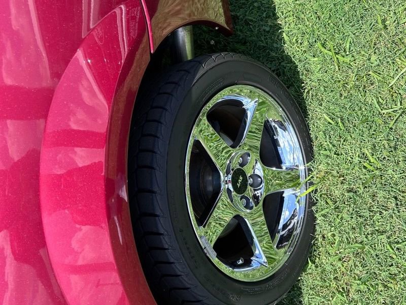 Used 2004 Ford Mustang Cobra image 8