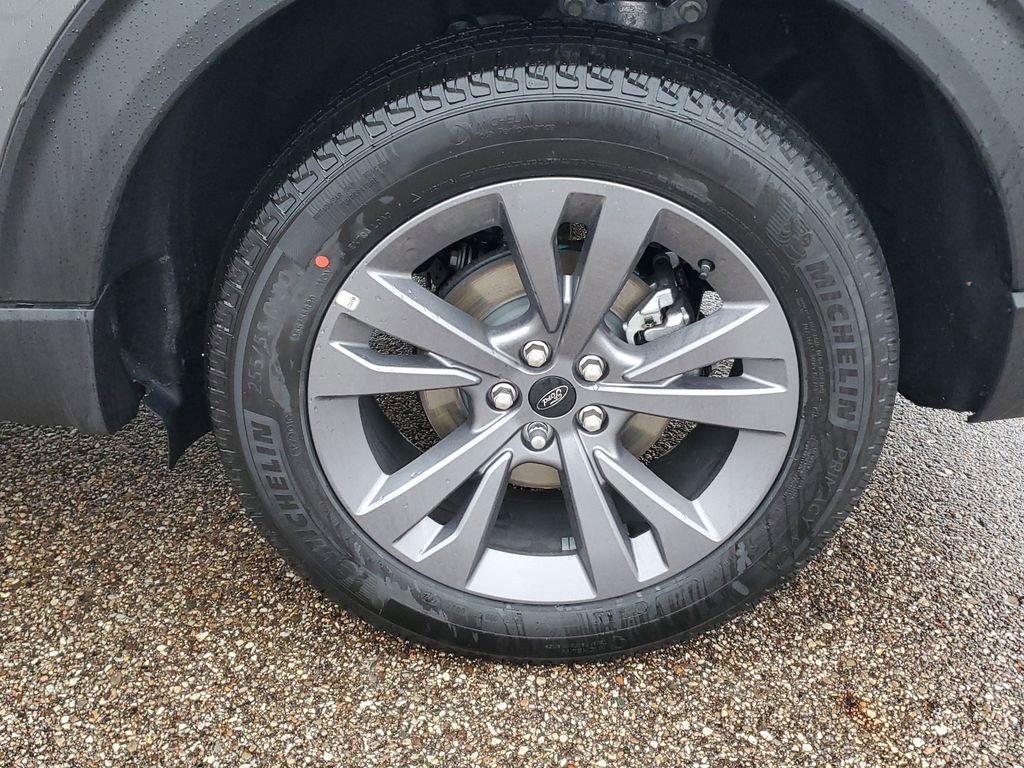 New 2026 Ford Explorer Active w/ Active Comfort Package image 5