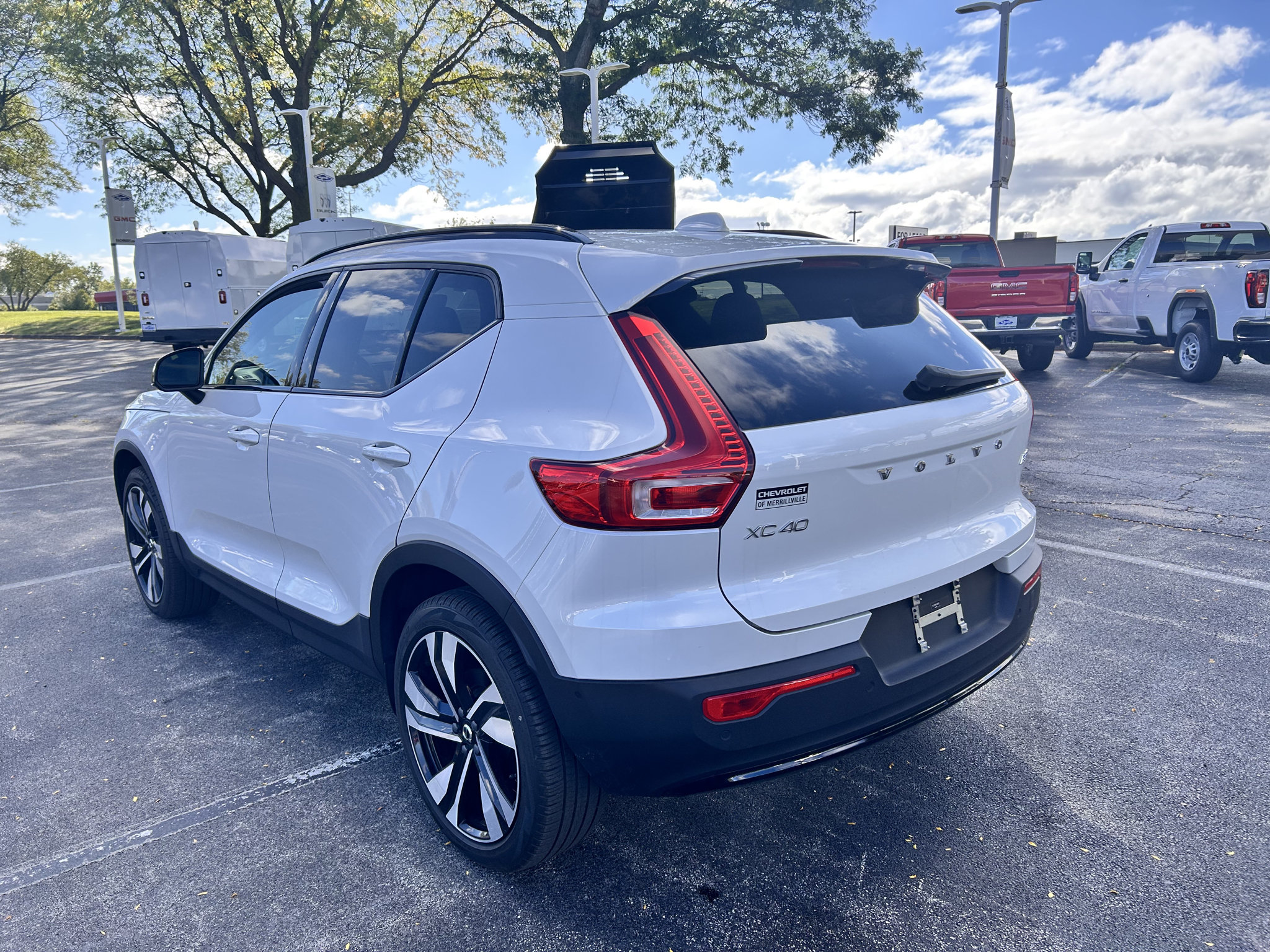 Used 2024 Volvo XC40 B5 Ultimate w/ Protection Package Premier AWD/4WD image 7