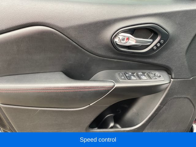 Used 2021 Jeep Cherokee Trailhawk w/ Sun, Sound & Nav Group AWD/4WD image 18