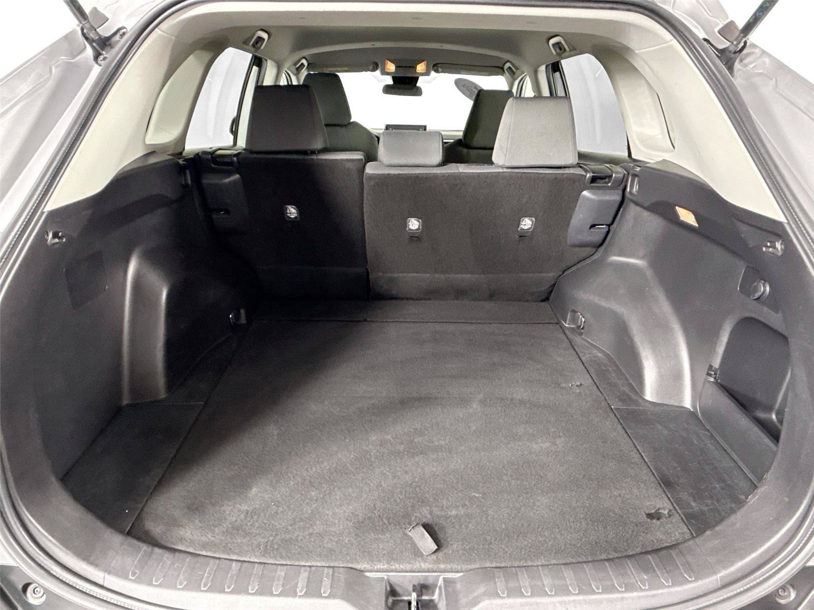 Used 2021 Toyota RAV4 XLE FWD image 33