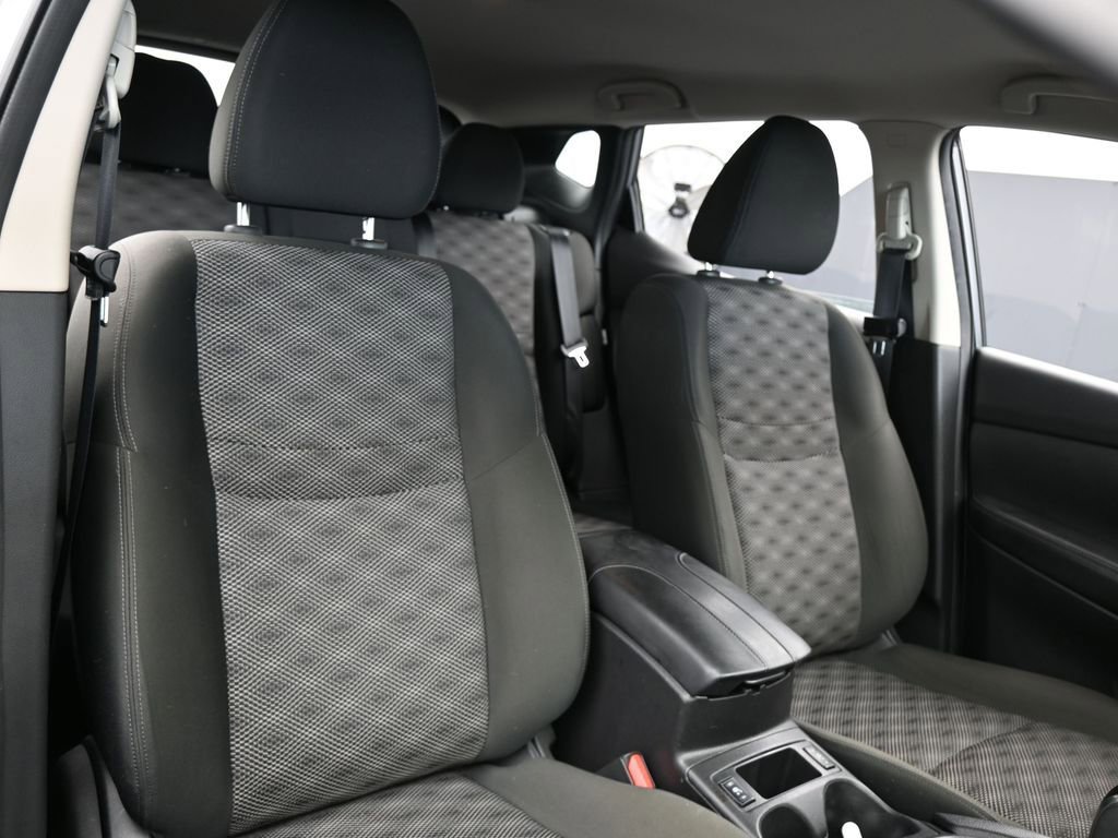 Used 2021 Nissan Rogue Sport SV image 43