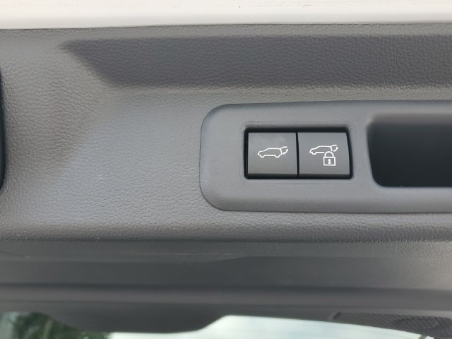 Used 2025 Toyota Sequoia Platinum AWD/4WD image 7
