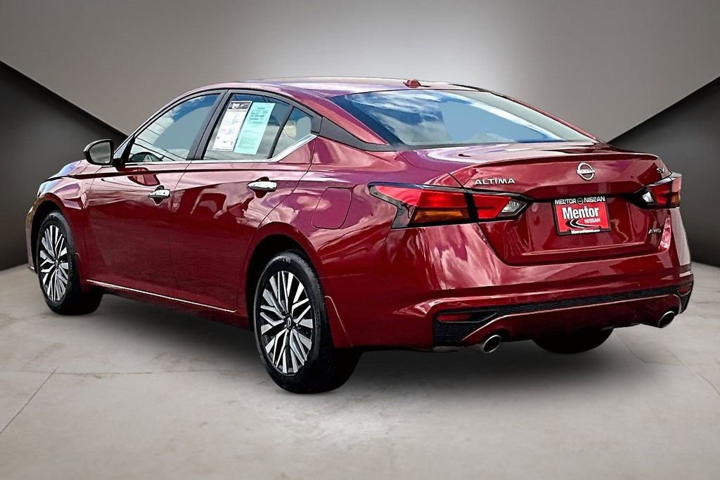 Certified 2024 Nissan Altima 2.5 SV w/ SV Premium Package AWD/4WD image 4
