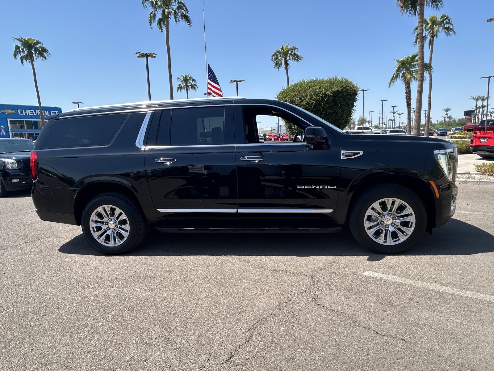 Certified 2025 GMC Yukon XL Denali AWD/4WD image 6