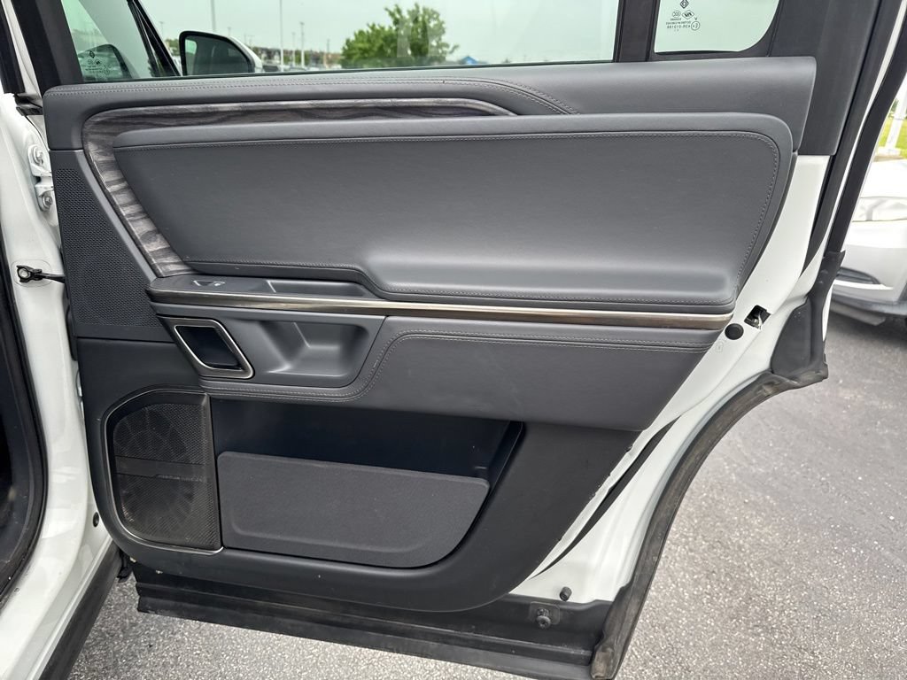 Used 2022 Rivian R1S Launch Edition AWD/4WD image 39