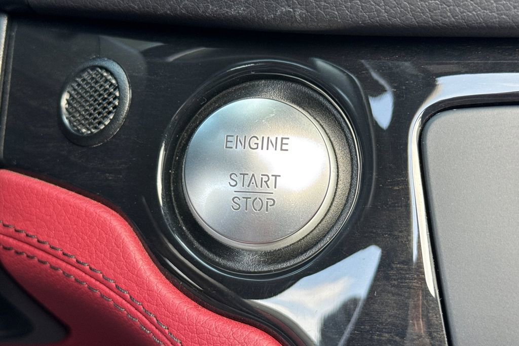 Used 2020 Mercedes-Benz SL 550 image 26