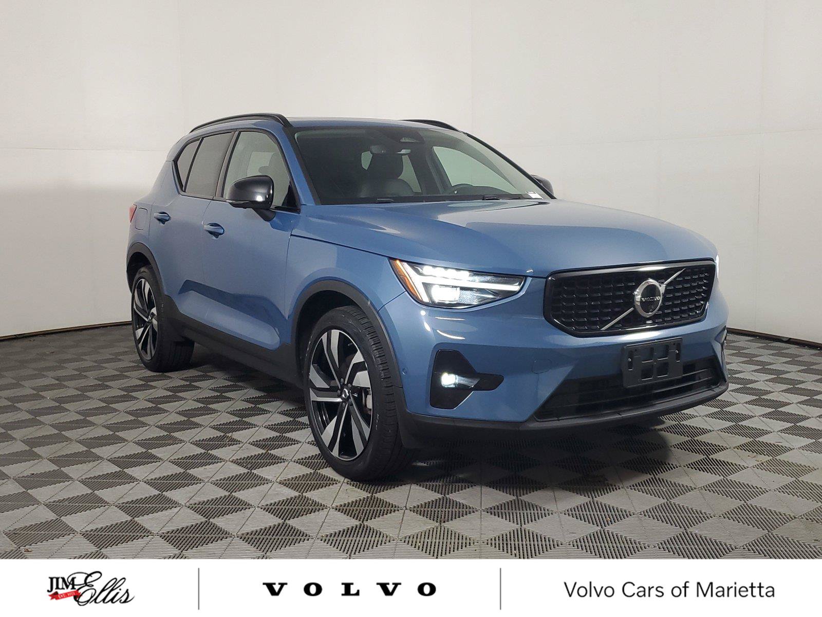 Certified 2024 Volvo XC40 B5 Ultimate w/ Protection Package Premier