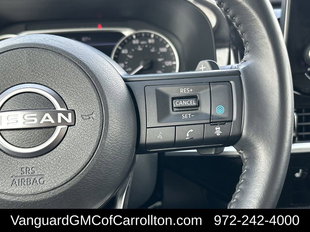 Used 2025 Nissan Pathfinder SV image 16