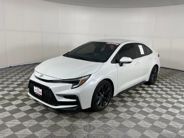 Used 2025 Toyota Corolla SE FWD image 1