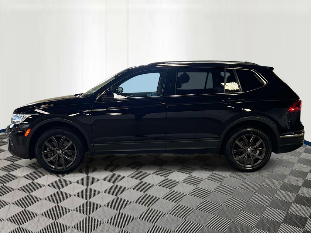 Used 2022 Volkswagen Tiguan SE AWD/4WD image 2