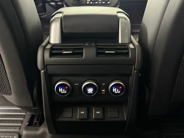 Used 2023 Land Rover Defender 130 X-Dynamic SE image 22