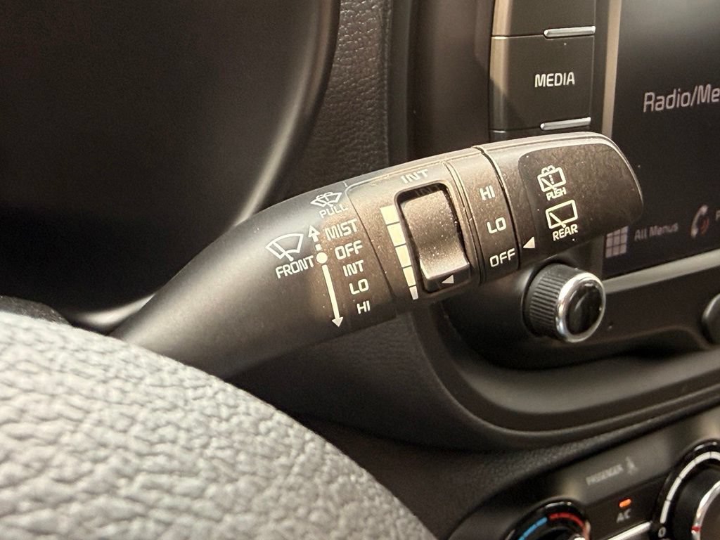 Used 2023 Kia Soul LX FWD image 29