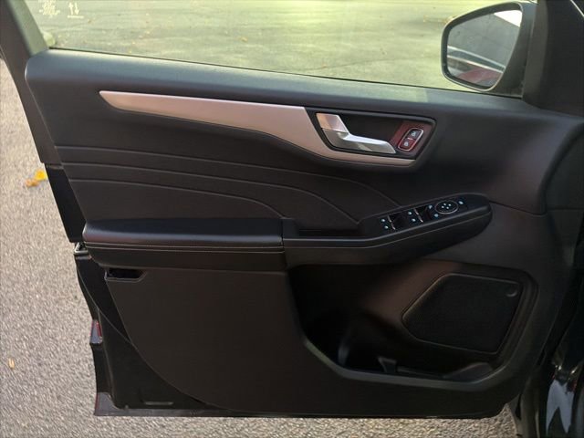 Used 2022 Ford Escape SEL image 23