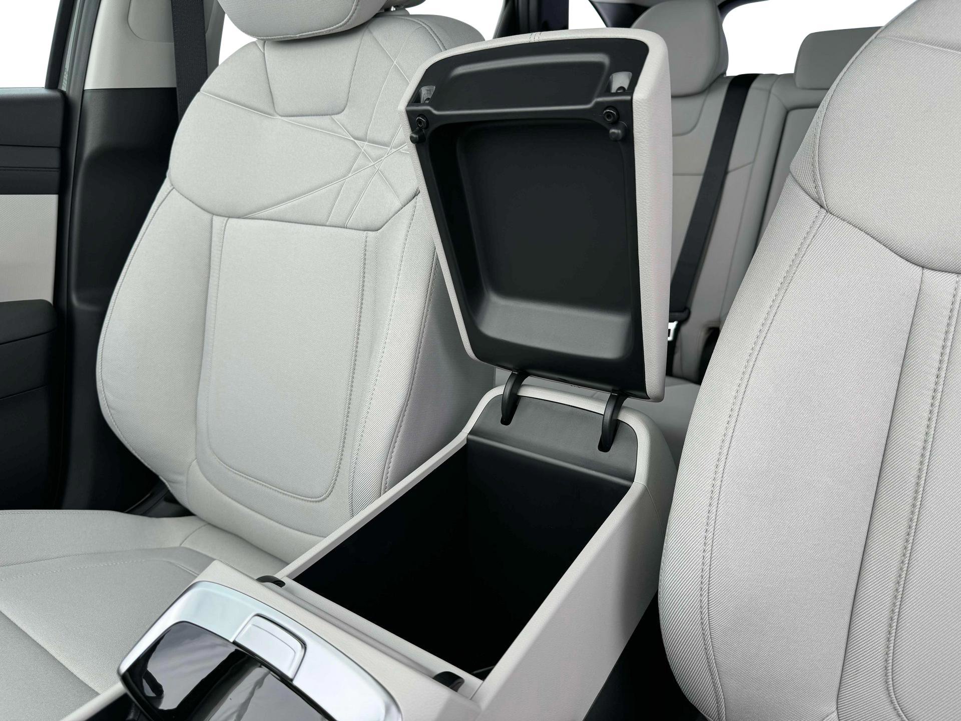 New 2025 Hyundai Tucson SE image 18