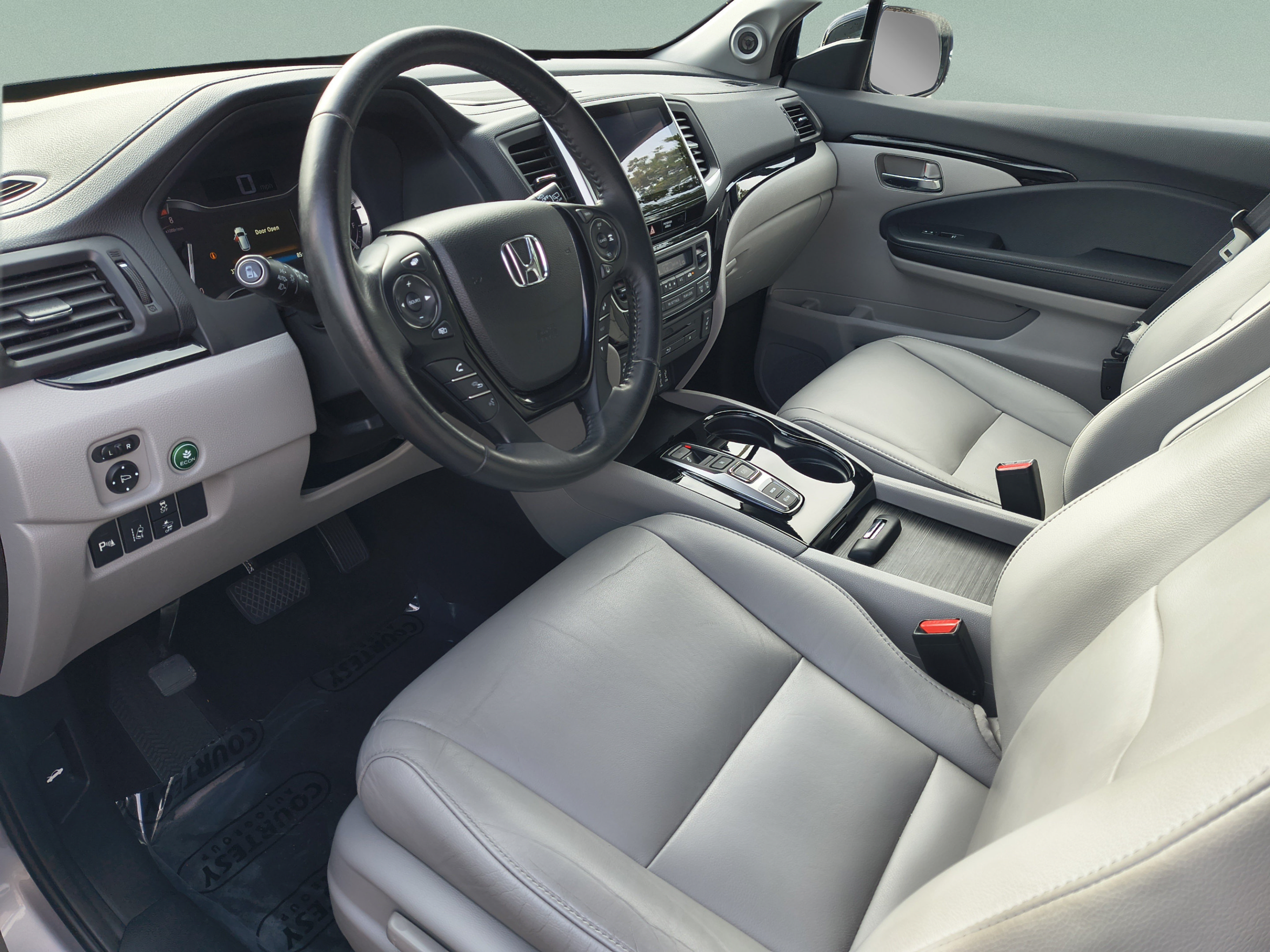 Used 2017 Honda Pilot Touring image 22