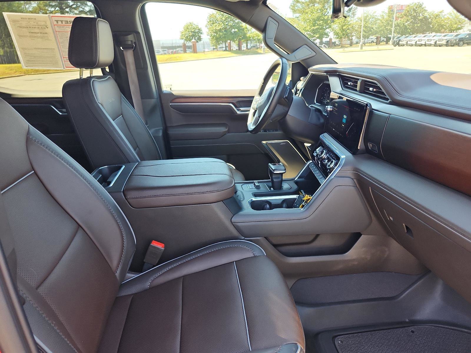 Used 2024 GMC Sierra 1500 Denali w/ Denali Reserve Package image 9