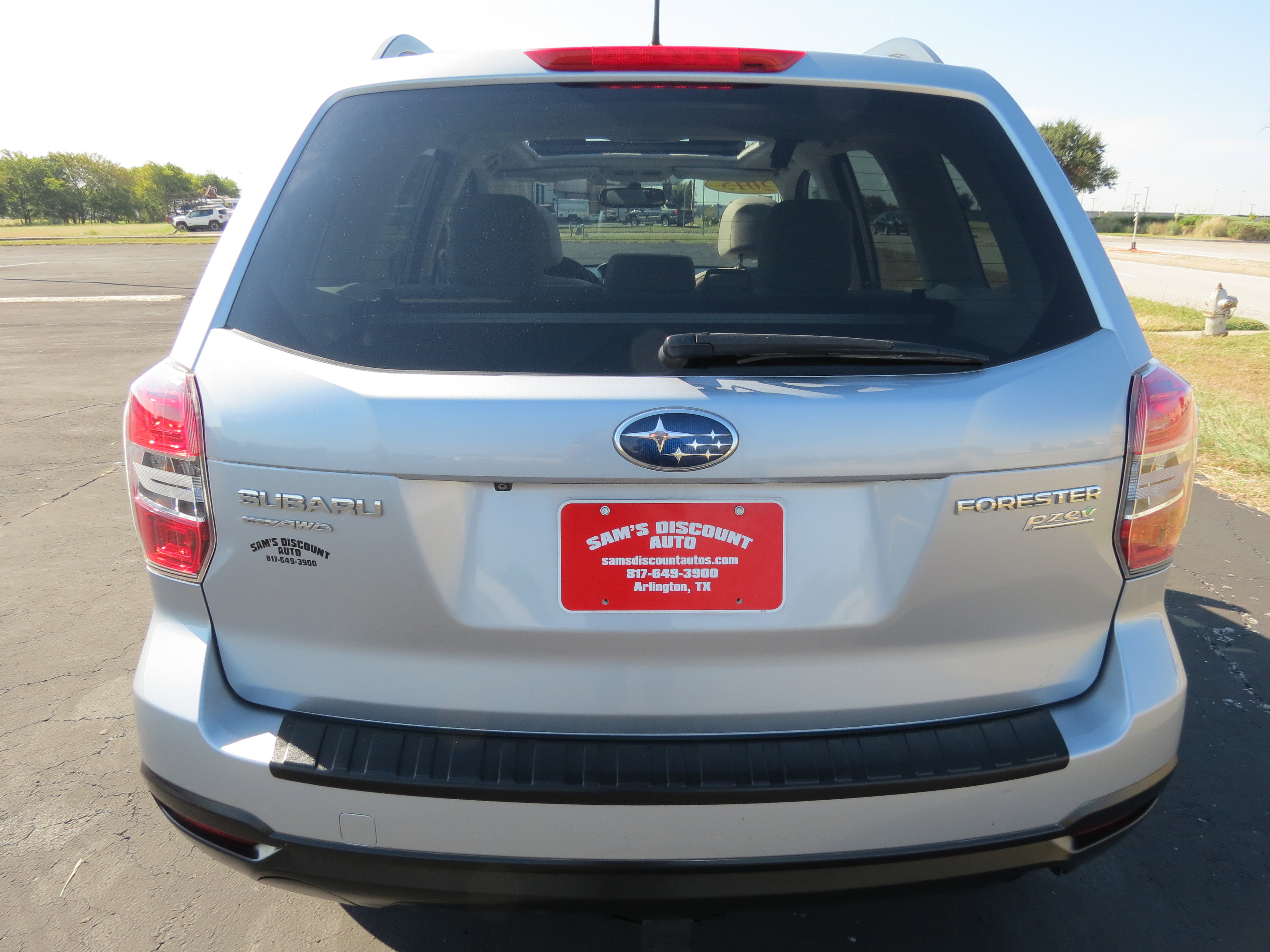 Used 2015 Subaru Forester 2.5i Premium w/ All-Weather Package AWD/4WD image 8
