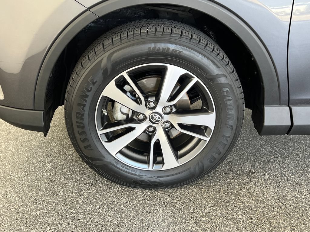 Used 2018 Toyota RAV4 XLE FWD image 28