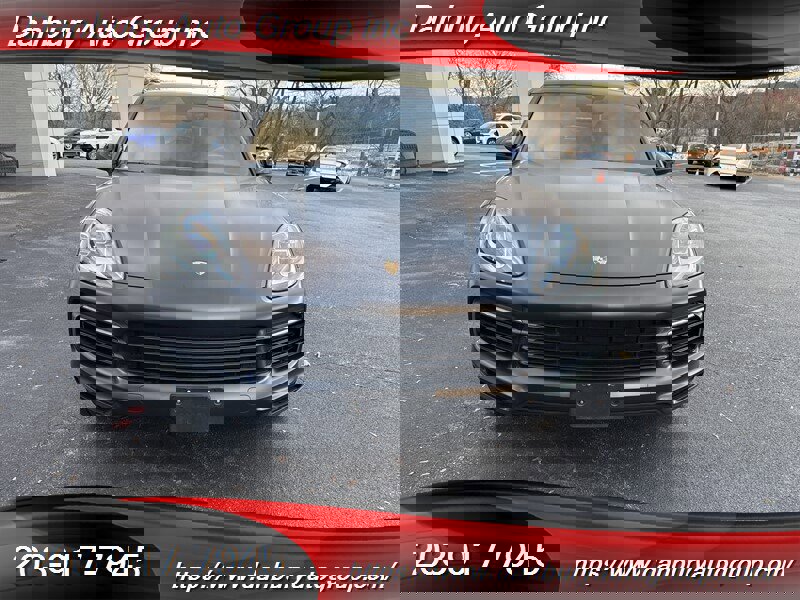 Used 2021 Porsche Cayenne S w/ Premium Package image 2