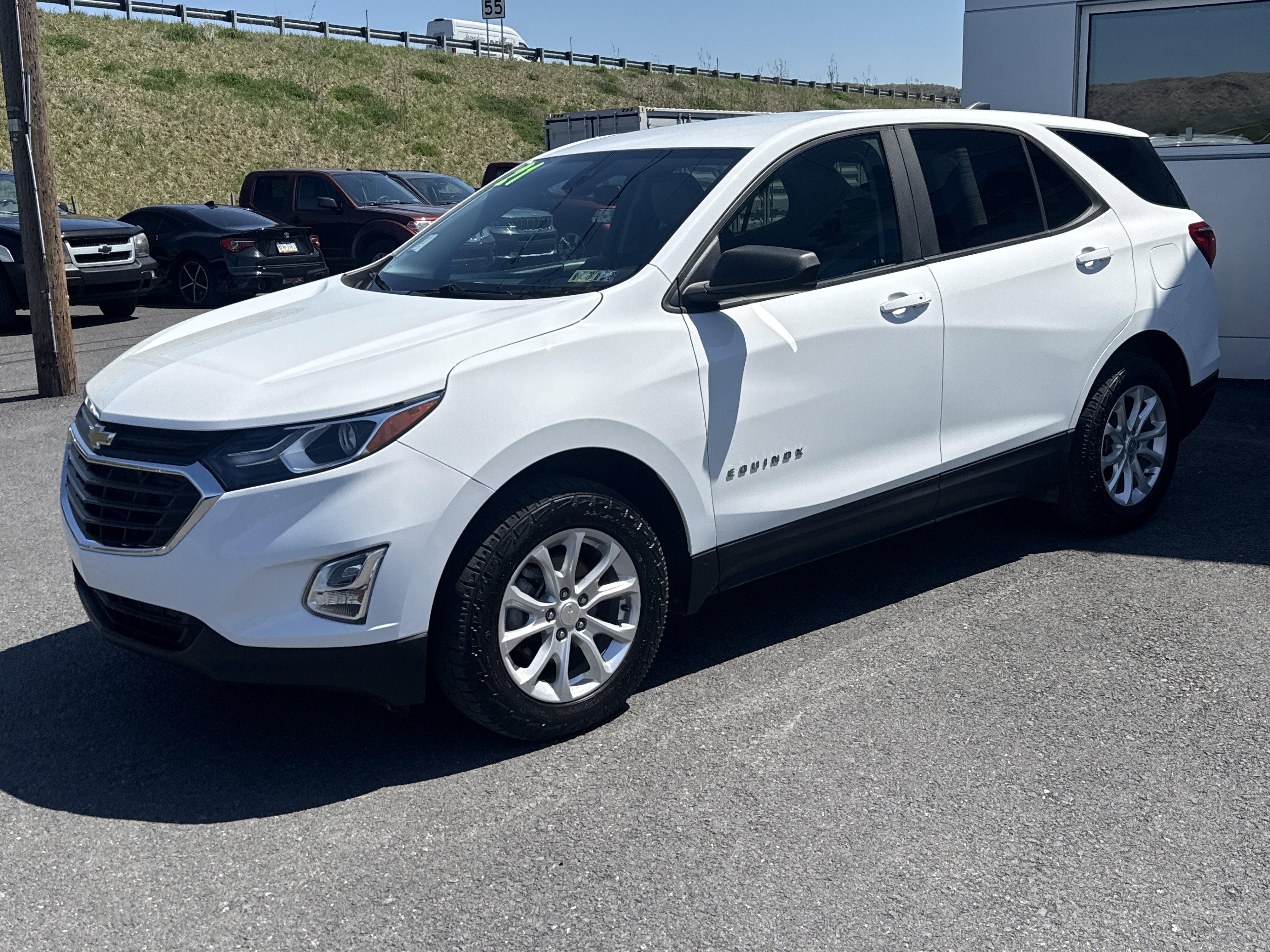 Used 2021 Chevrolet Equinox LS w/ LS Convenience Package AWD/4WD image 5