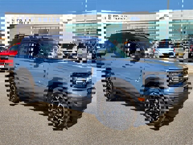 New 2024 Ford Bronco Sport Outer Banks w/ Tech Package