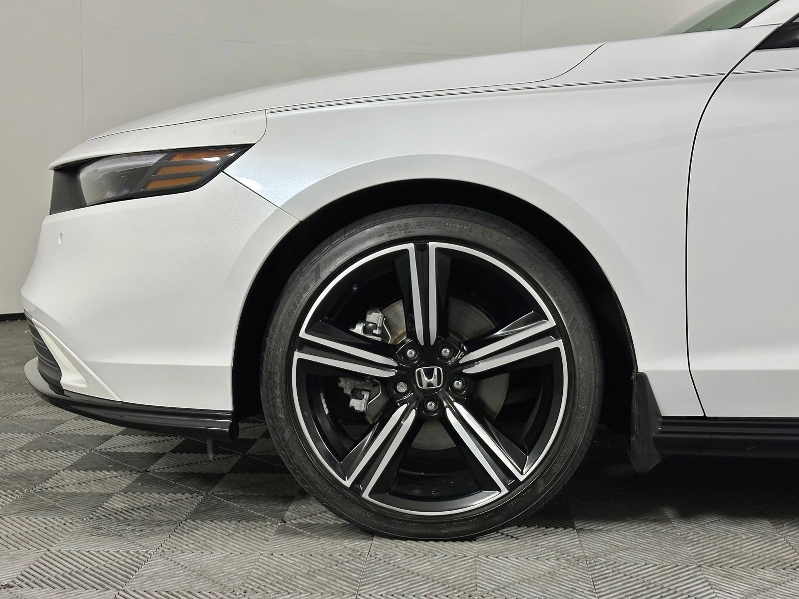 Used 2023 Honda Accord EX-L image 7
