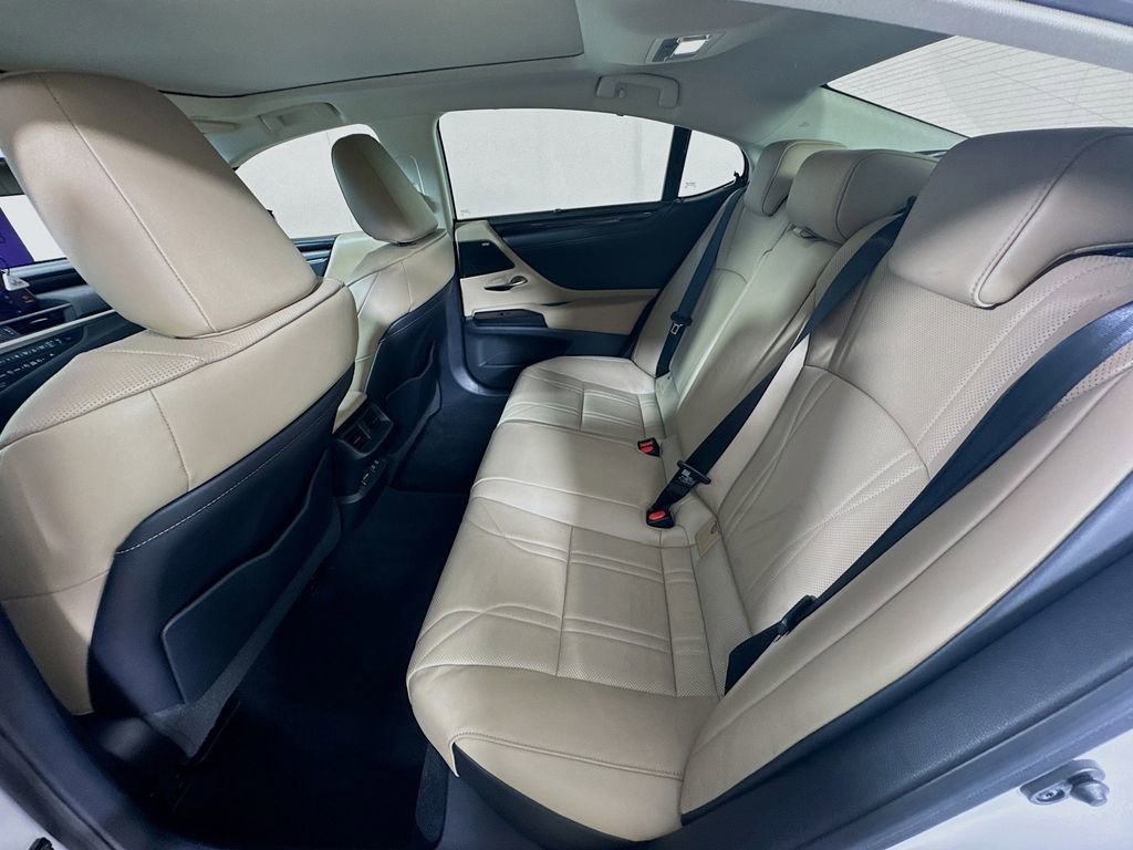 Used 2020 Lexus ES 350 Ultra Luxury w/ Accessory Package 2 FWD image 30