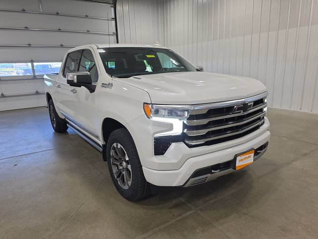 Used 2023 Chevrolet Silverado 1500 High Country w/ Technology Package AWD/4WD image 2