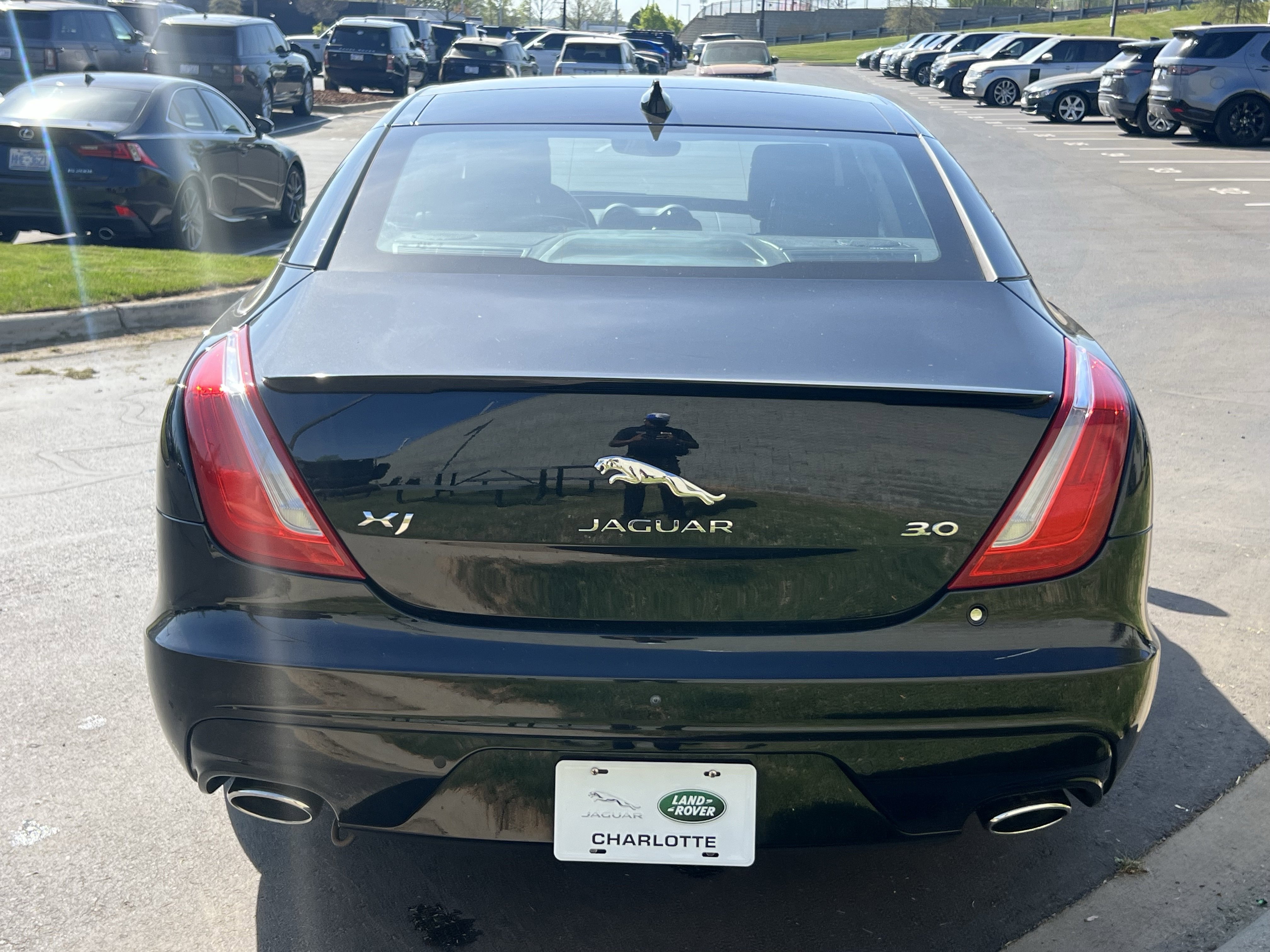 Used 2019 Jaguar XJ R-Sport image 6