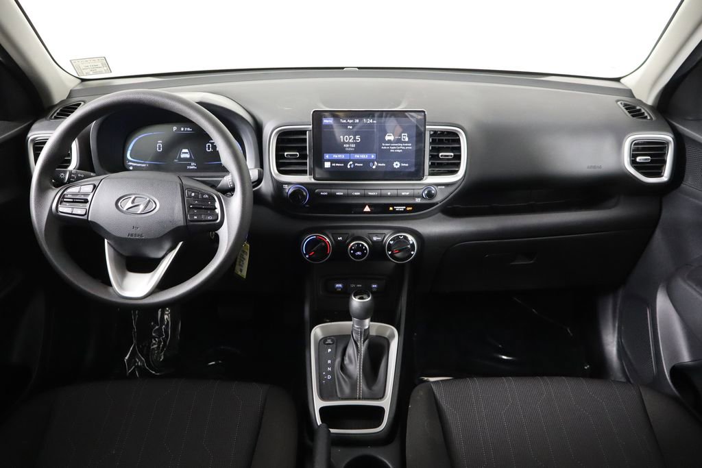 Used 2025 Hyundai Venue SE FWD image 13