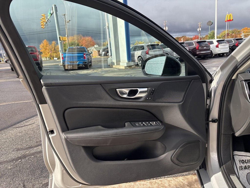 Certified 2025 Volvo S60 B5 Core image 14