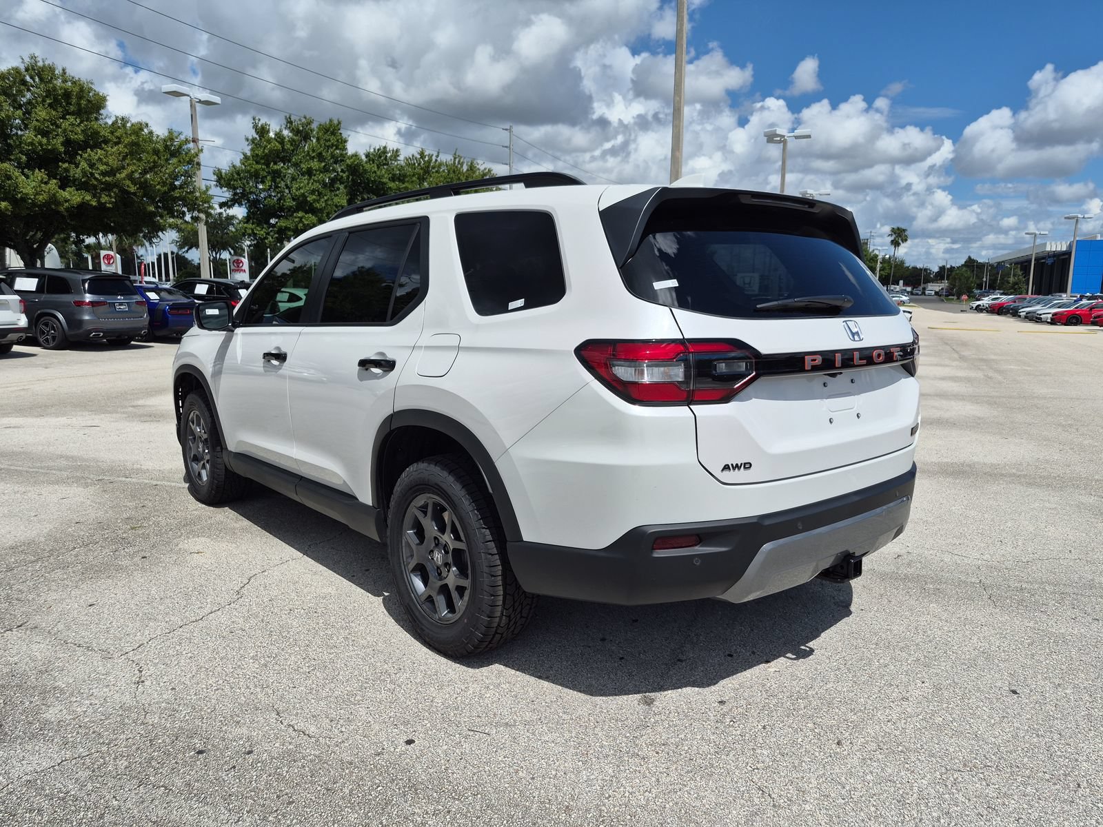 New 2026 Honda Pilot TrailSport image 4