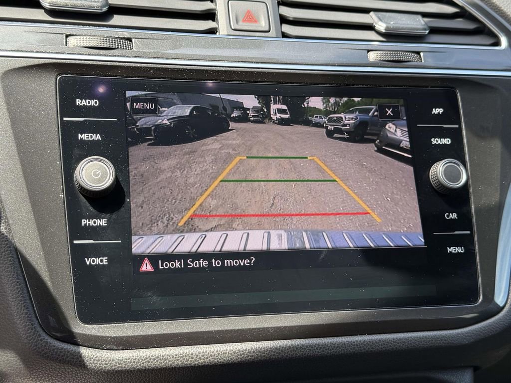 Used 2019 Volkswagen Tiguan SE AWD/4WD image 30