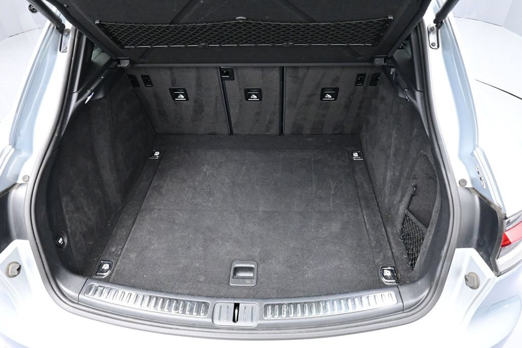 Certified 2020 Porsche Macan AWD/4WD image 31