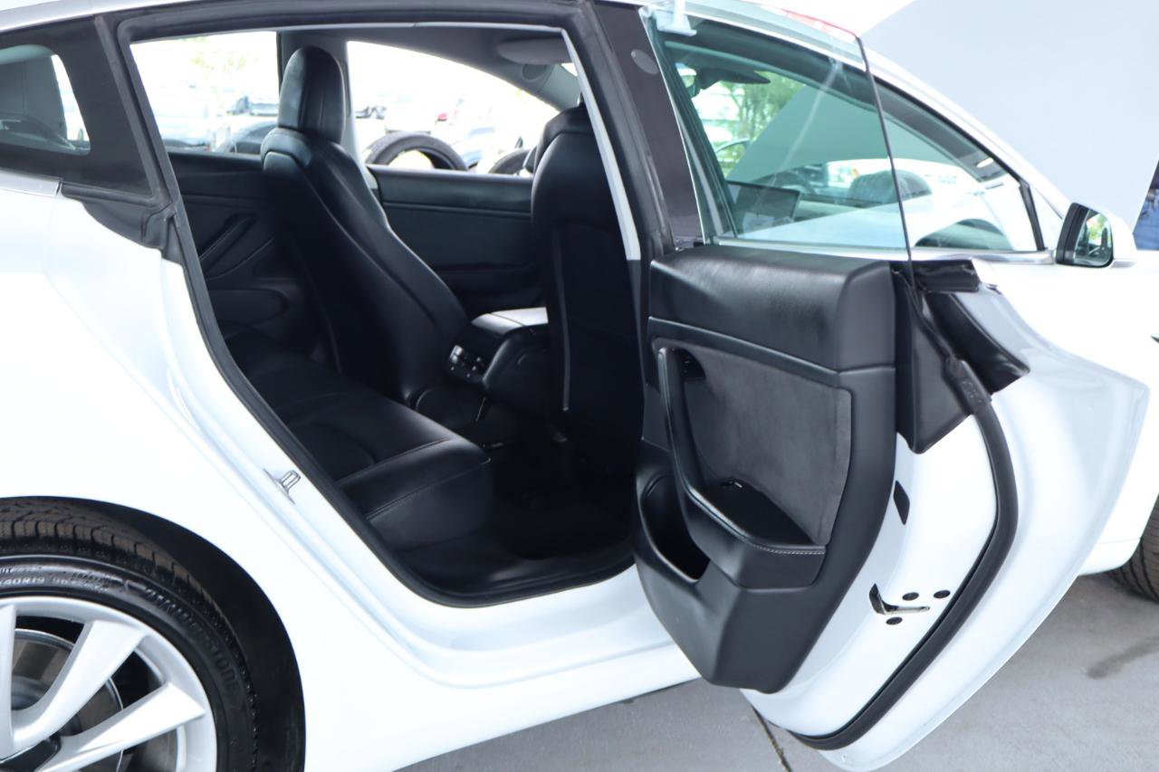 Used 2018 Tesla Model 3 Long Range RWD image 35