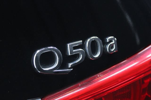 Used 2015 INFINITI Q50 w/ Moonroof Package RWD image 8
