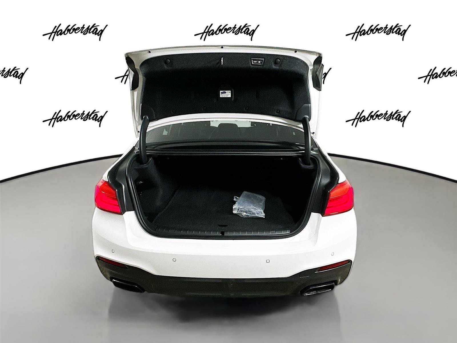 Used 2018 BMW M550i xDrive image 28